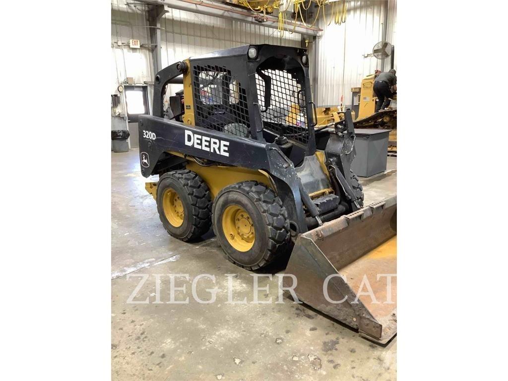 John Deere & CO. 320 D Mini Pale Gommate