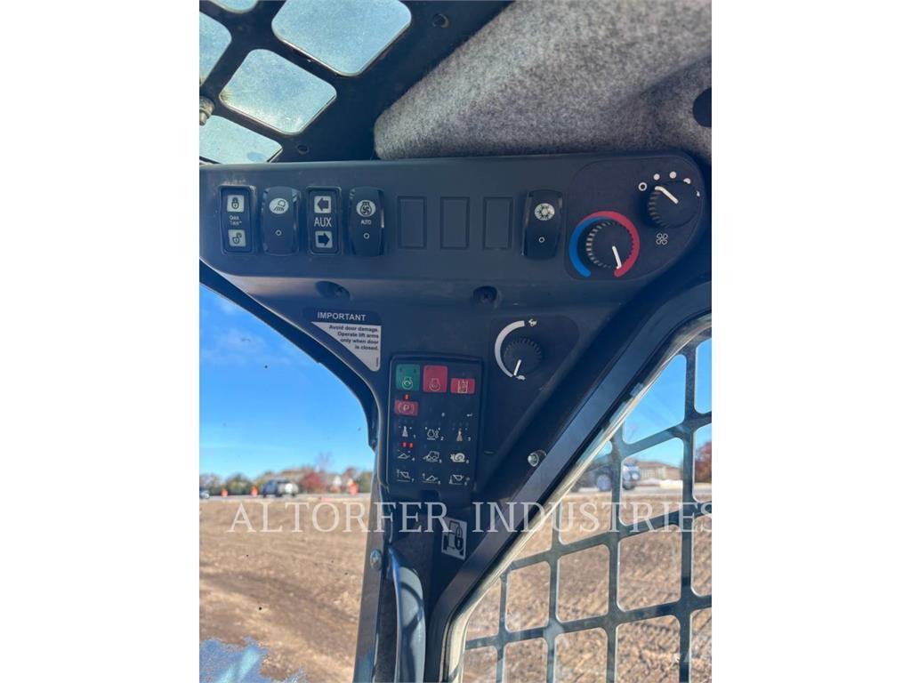 John Deere & CO. 323E Mini Pale Gommate