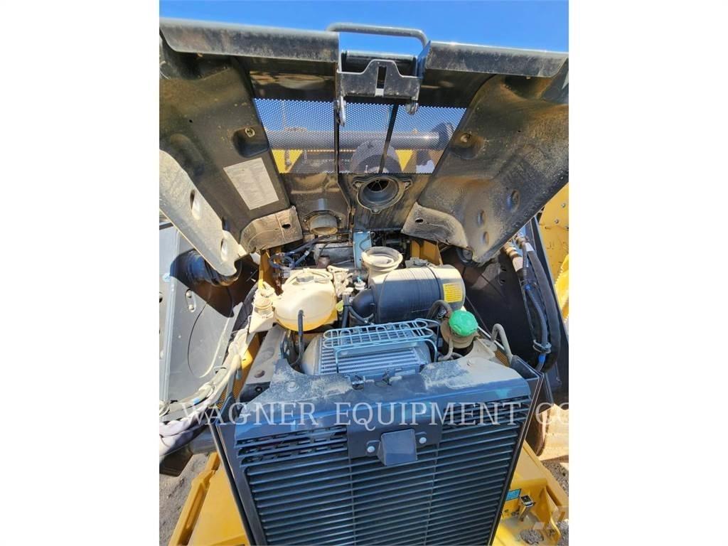 John Deere & CO. 332G Mini Pale Gommate