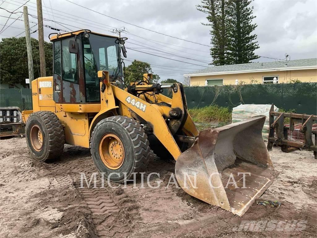 John Deere & CO. 444H Pale gommate