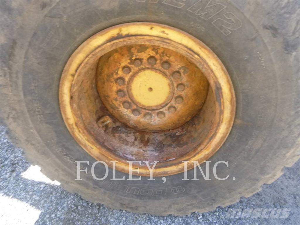 John Deere & CO. 524K Pale gommate