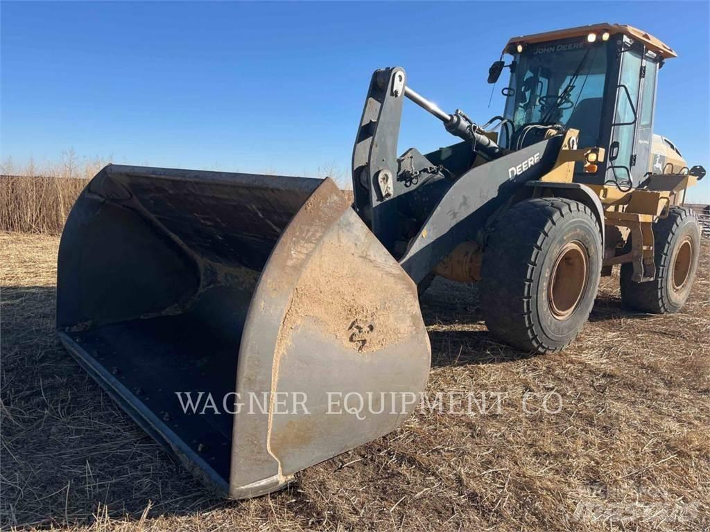 John Deere & CO. 524L HL Pale gommate