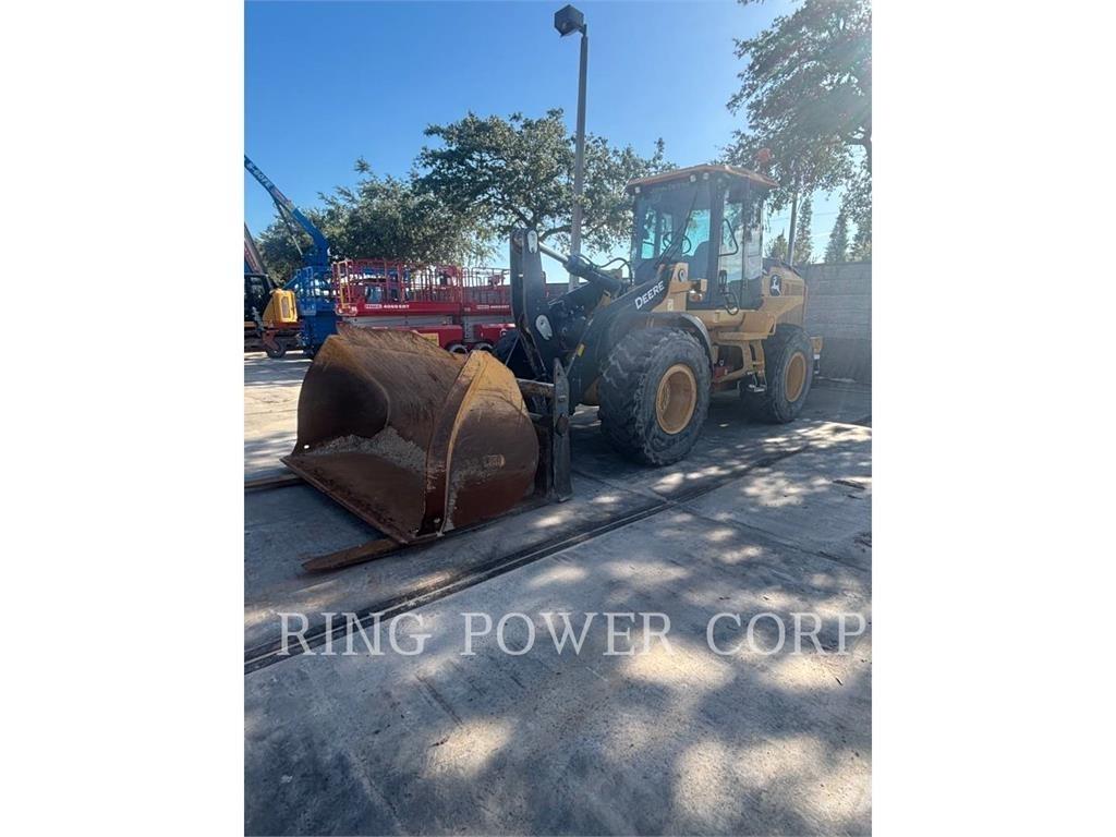 John Deere & CO. 544L Pale gommate
