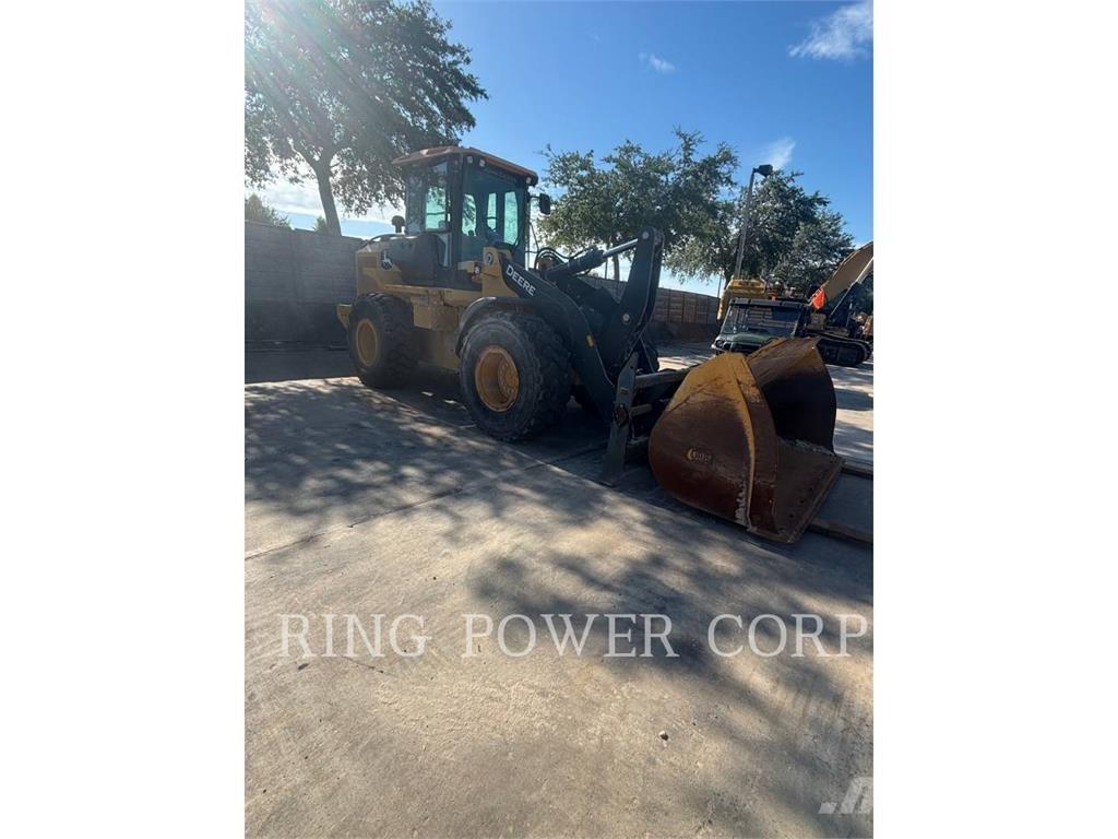 John Deere & CO. 544L Pale gommate