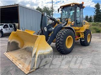 John Deere & CO. 544P Pale gommate