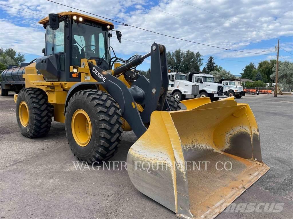 John Deere & CO. 544P Pale gommate