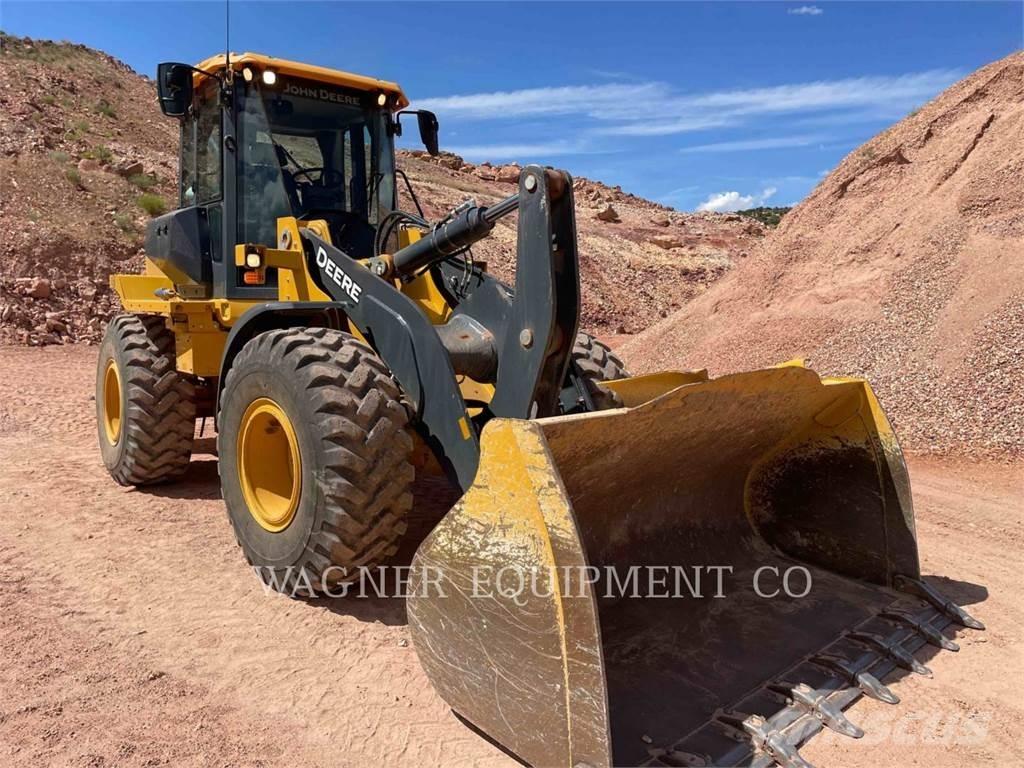 John Deere & CO. 544P Pale gommate