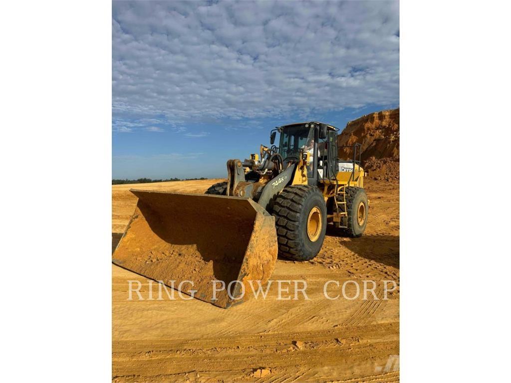 John Deere & CO. 744K Pale gommate