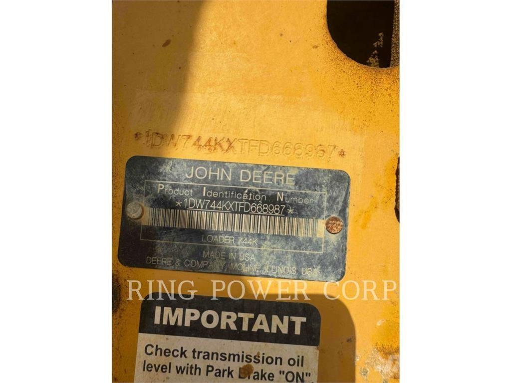 John Deere & CO. 744K Pale gommate