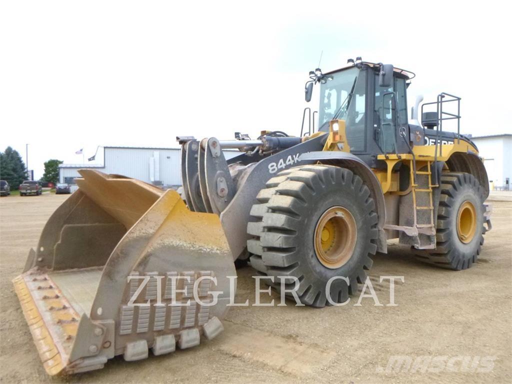 John Deere & CO. 844K III Pale gommate