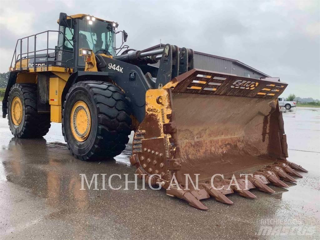 John Deere & CO. 944K Pale gommate