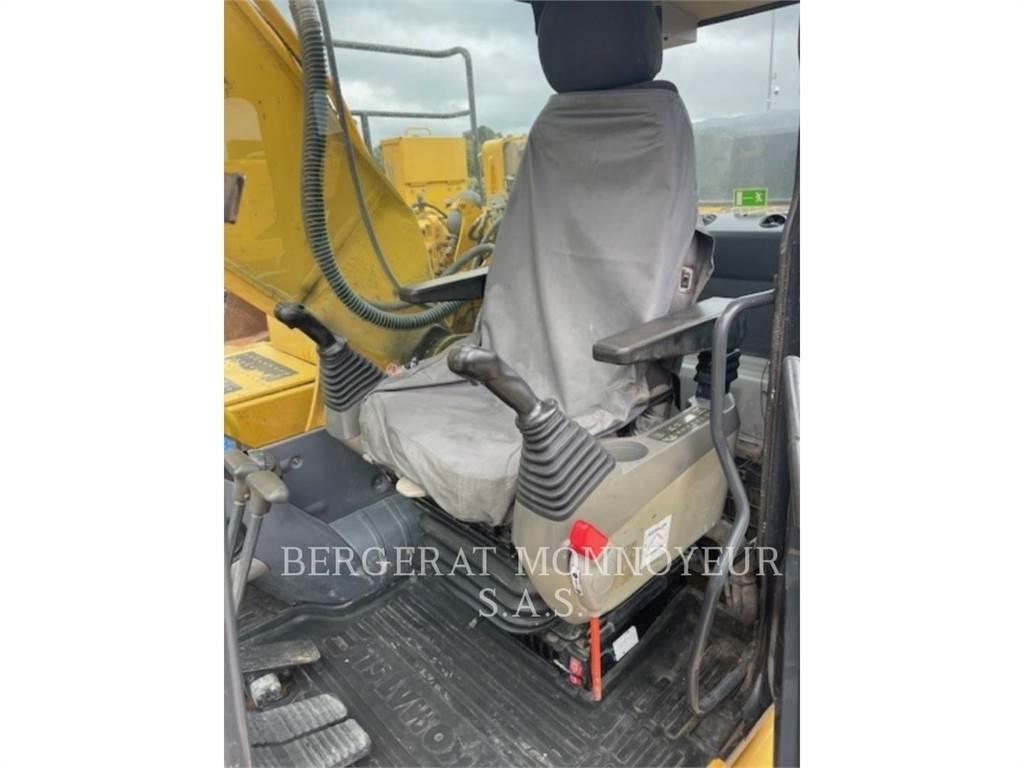 Komatsu HB215 Escavatori cingolati