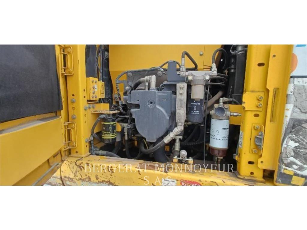Komatsu HB215LC2 Escavatori cingolati