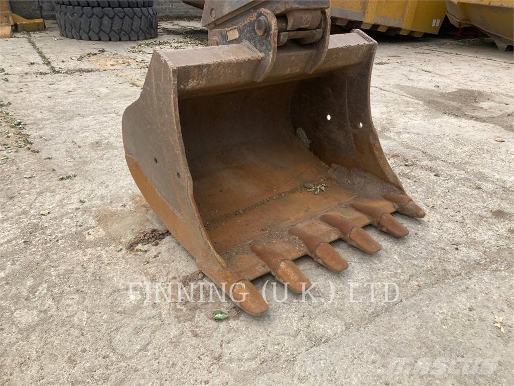 Komatsu PC210-11E0 Escavatori cingolati
