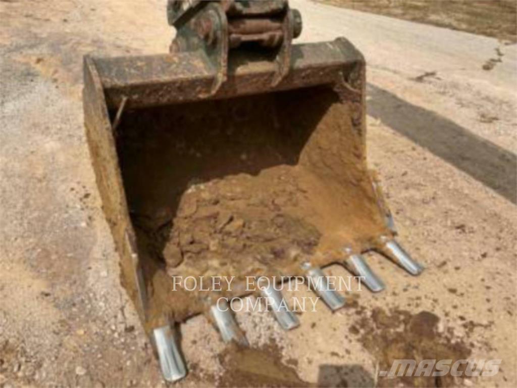 Komatsu PC210LCI11 Escavatori cingolati