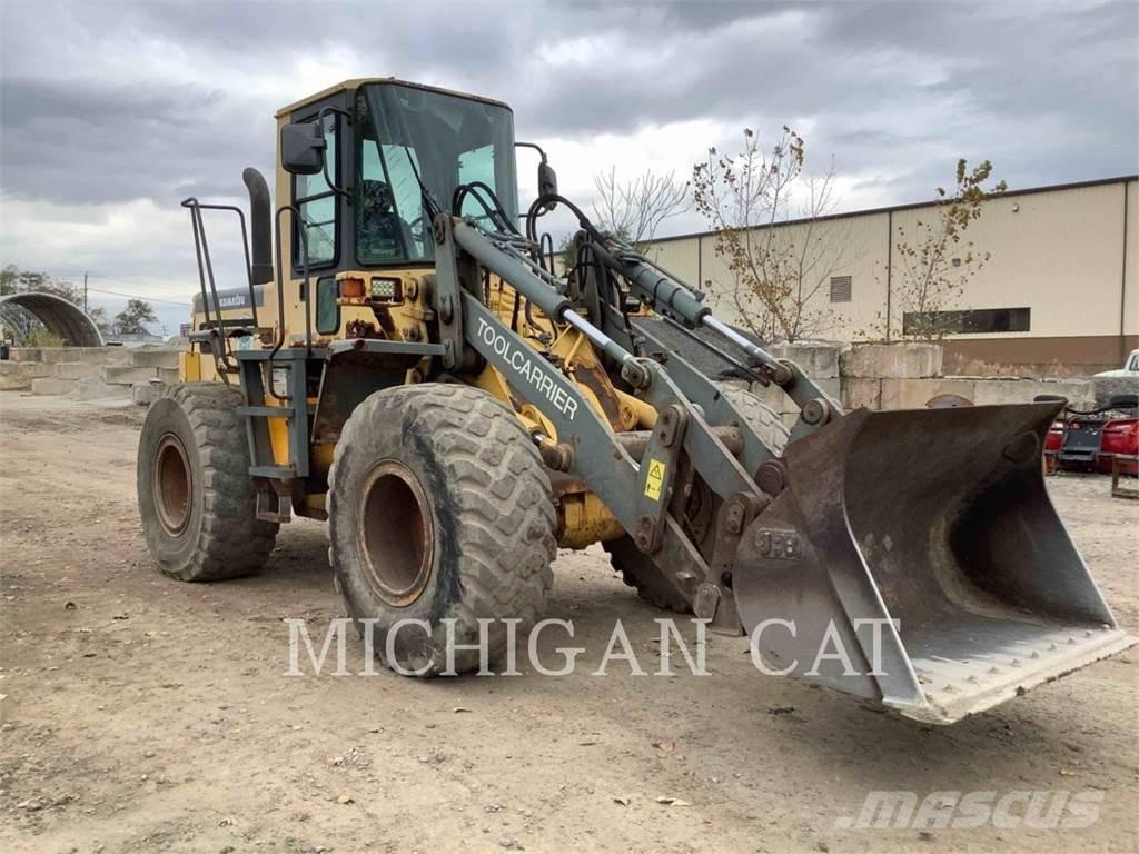 Komatsu WA250-3 Pale gommate