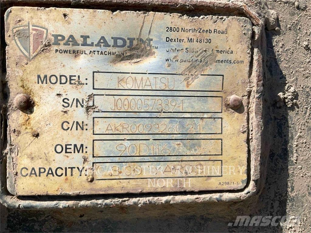Komatsu WA270-7 Pale gommate