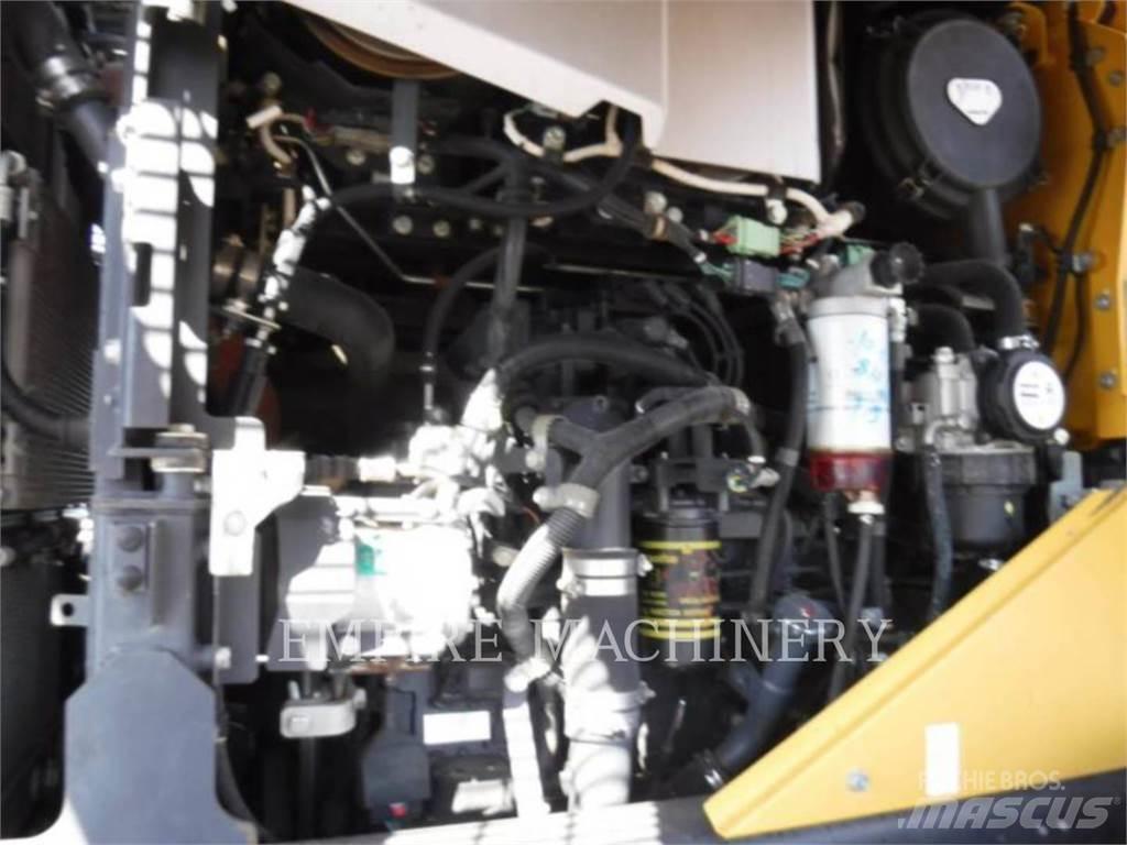 Komatsu WA270-8 Pale gommate