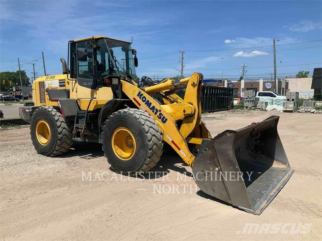 Komatsu WA320-7 Pale gommate