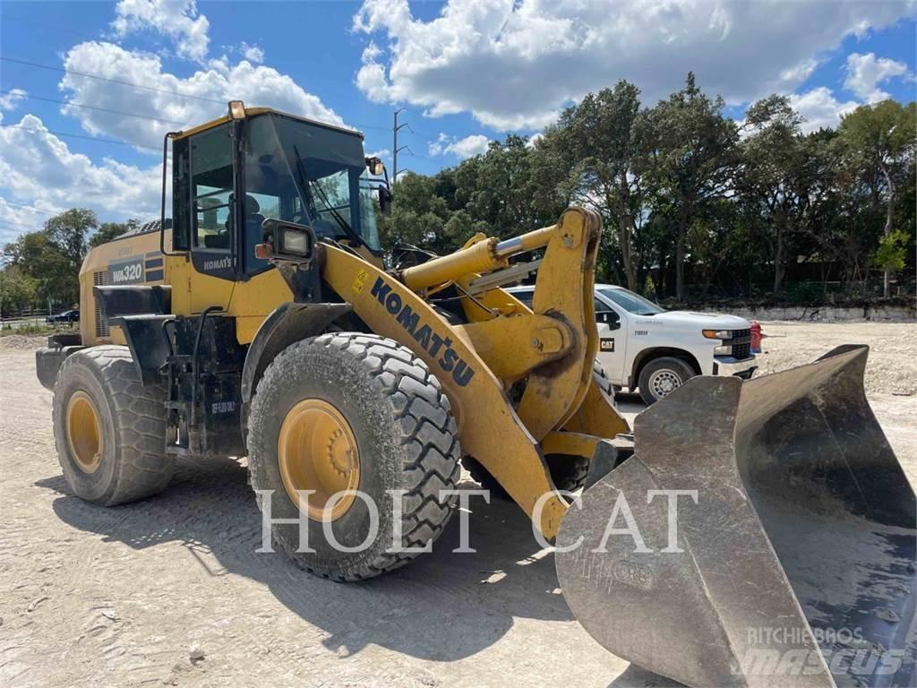 Komatsu WA320-8 Pale gommate