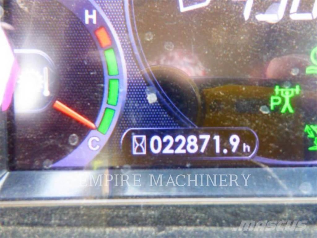 Komatsu WA600-8 Pale gommate
