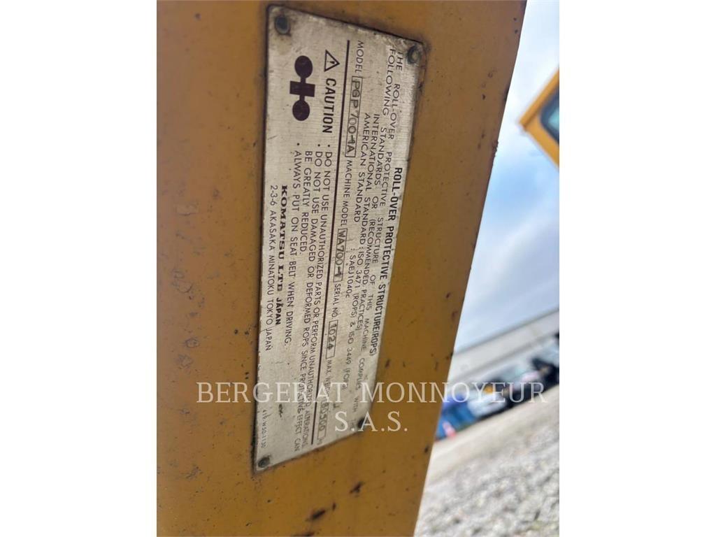 Komatsu WA700 Pale gommate