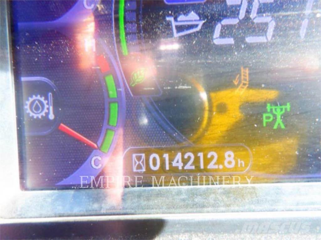 Komatsu WA900-8 Pale gommate
