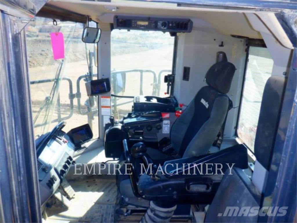 Komatsu WA900-8 Pale gommate