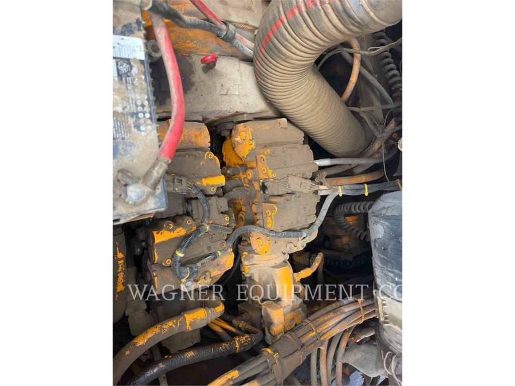 LeeBoy L8816 T Finitrici