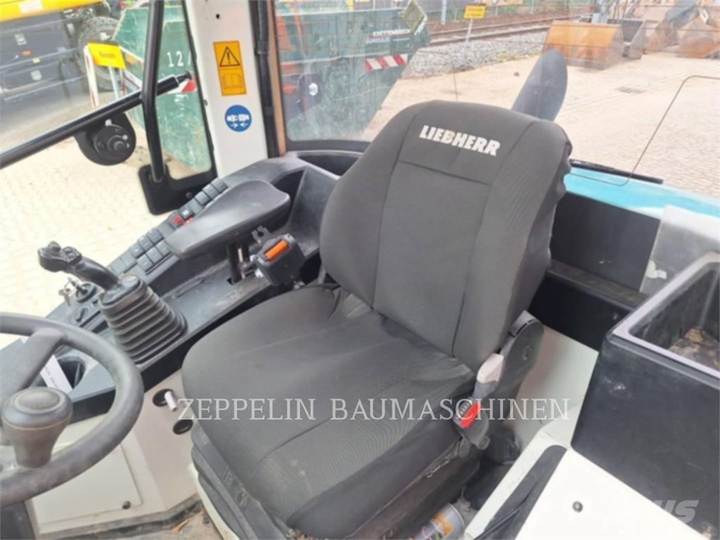 Liebherr L506 Pale gommate