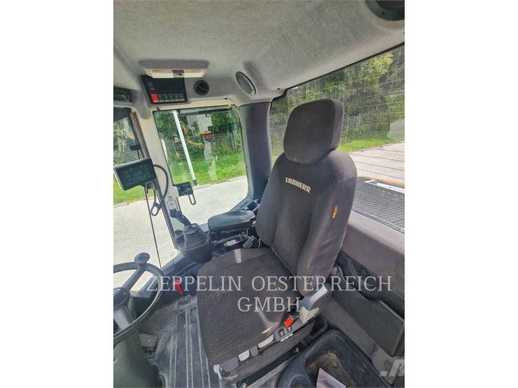 Liebherr L526 Pale gommate