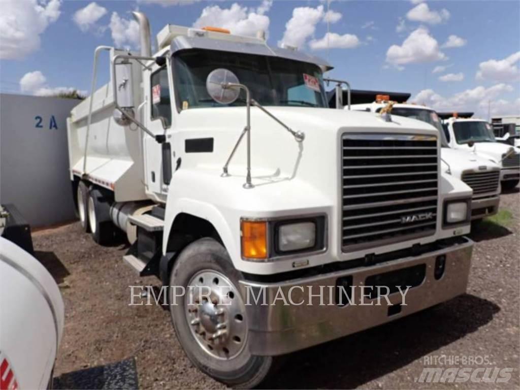 Mack CHU613 Cisterna