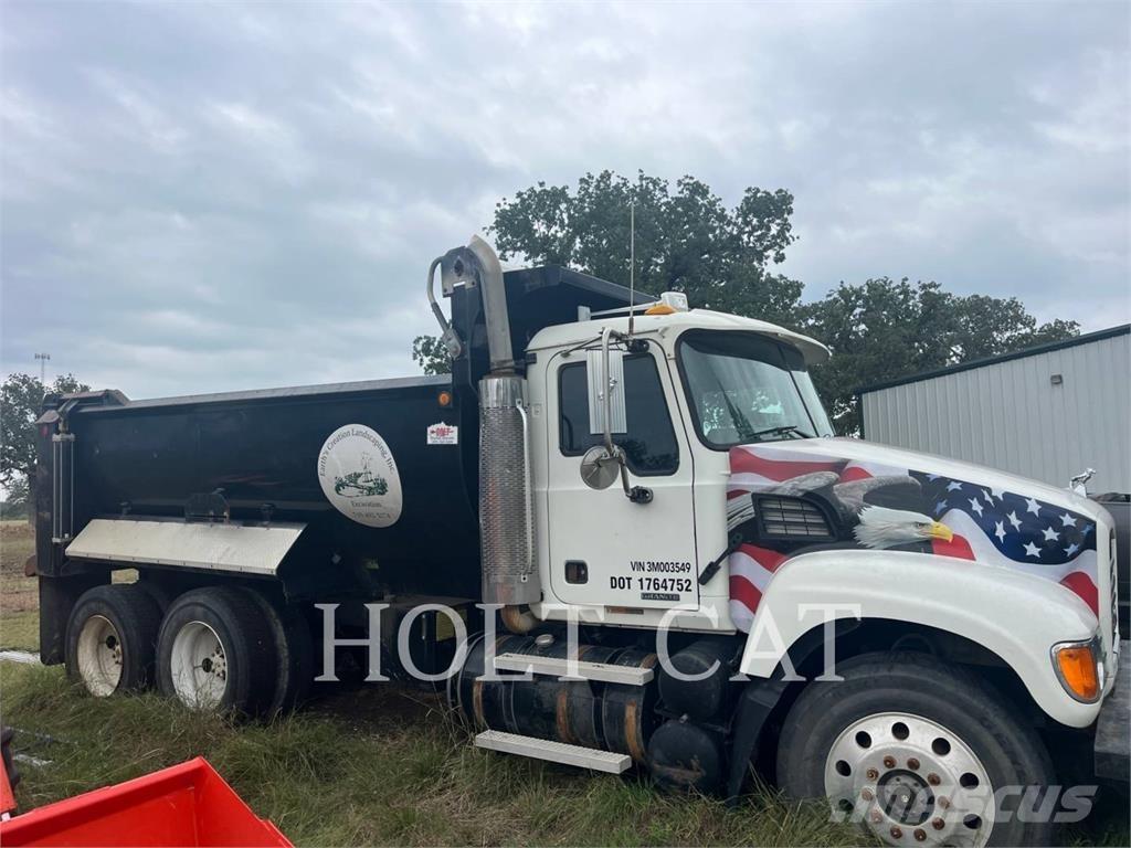 Mack GRANITE CV713 Camion altro