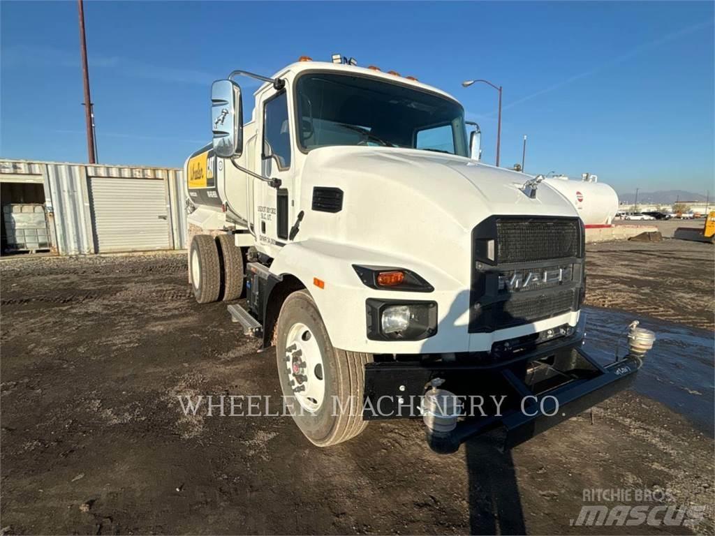 Mack WT2000 A Cisterna
