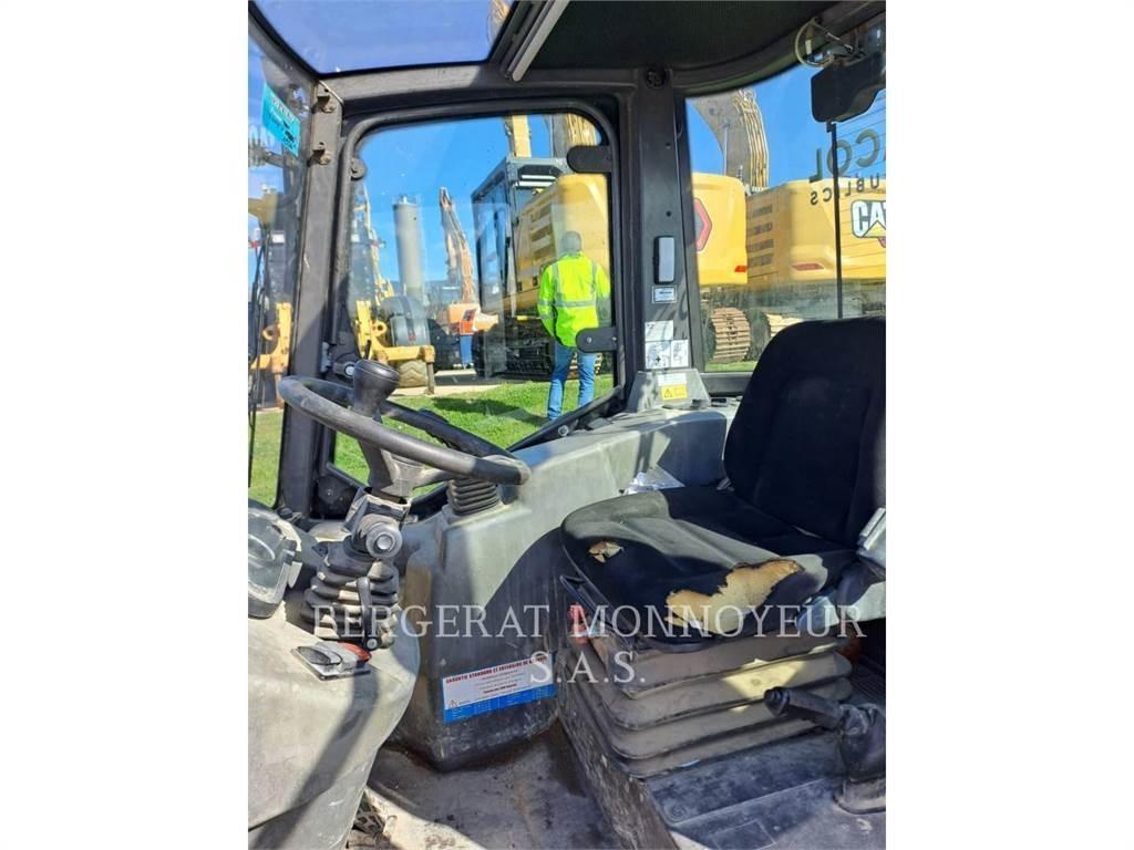 Mecalac AX1000 Mini Pale Gommate