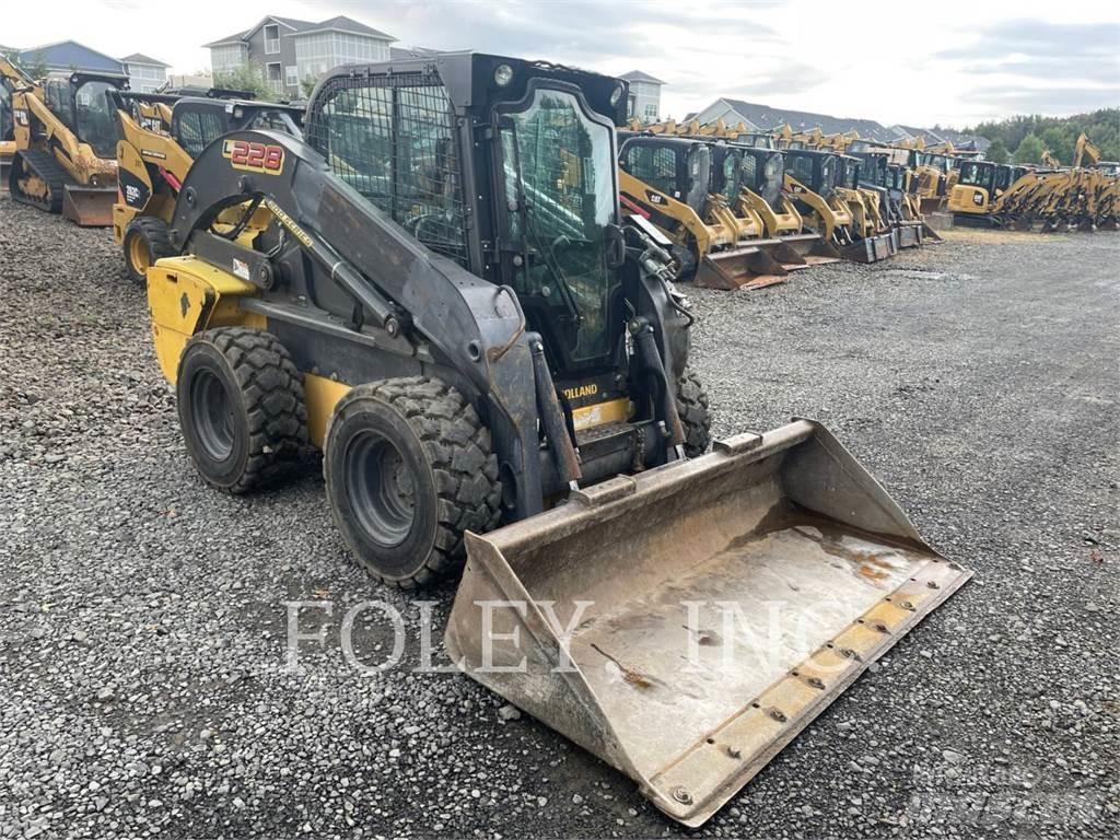 New Holland L228 Mini Pale Gommate