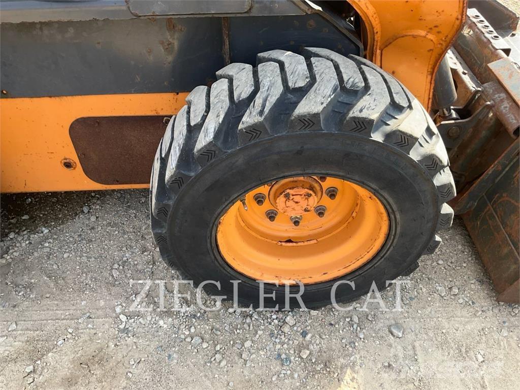 New Holland SV250 Mini Pale Gommate