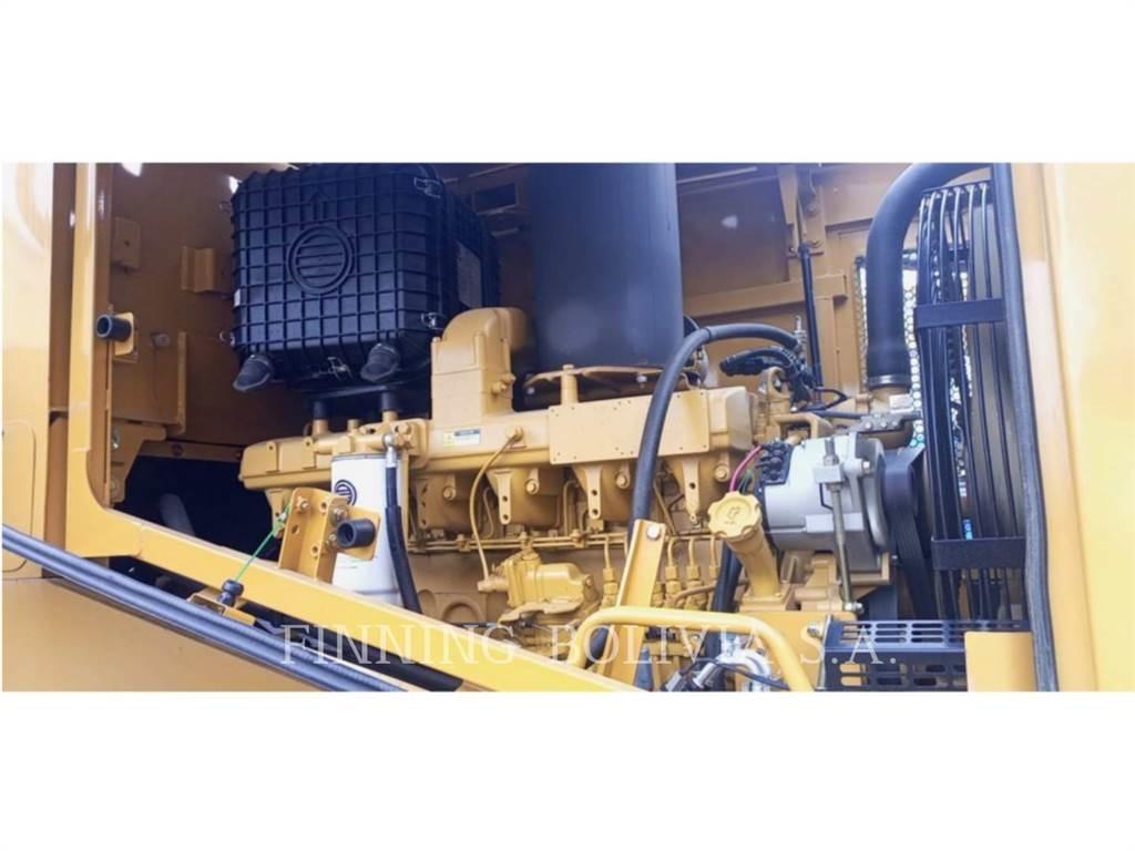 SEM MACHINERY SEM668D Pale gommate