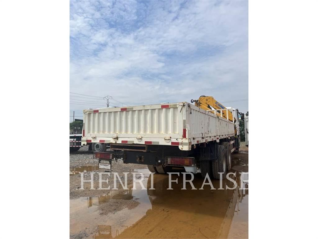 Shacman CAMION GRUE 12T Gru per tutti i terreni