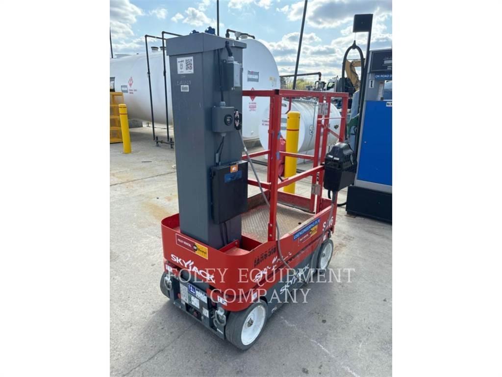 Skyjack (OBSOLETE) SJ16 Piattaforme a pantografo