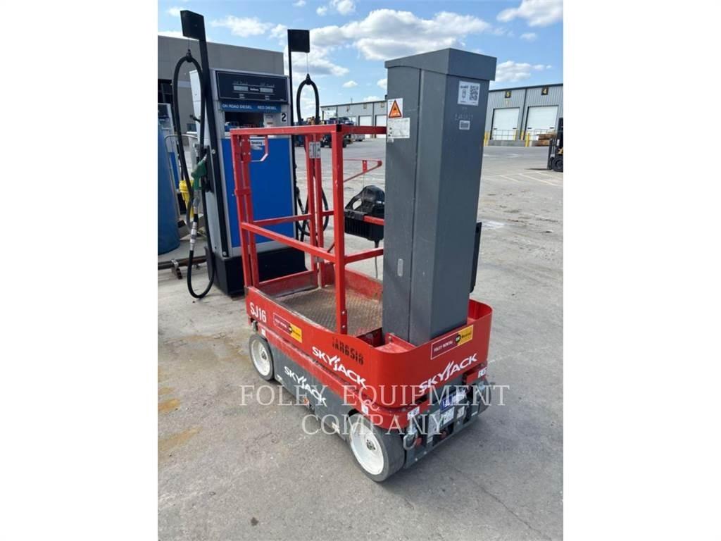 Skyjack (OBSOLETE) SJ16 Piattaforme a pantografo