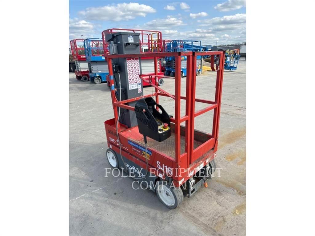 Skyjack (OBSOLETE) SJ16 Piattaforme a pantografo