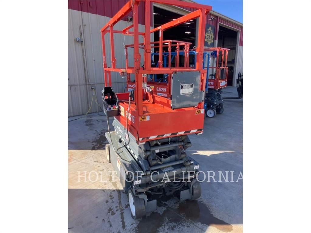 Skyjack SCISSOR 19 Piattaforme a pantografo