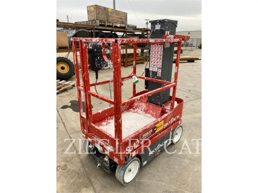 Skyjack SJ12 Piattaforme a pantografo