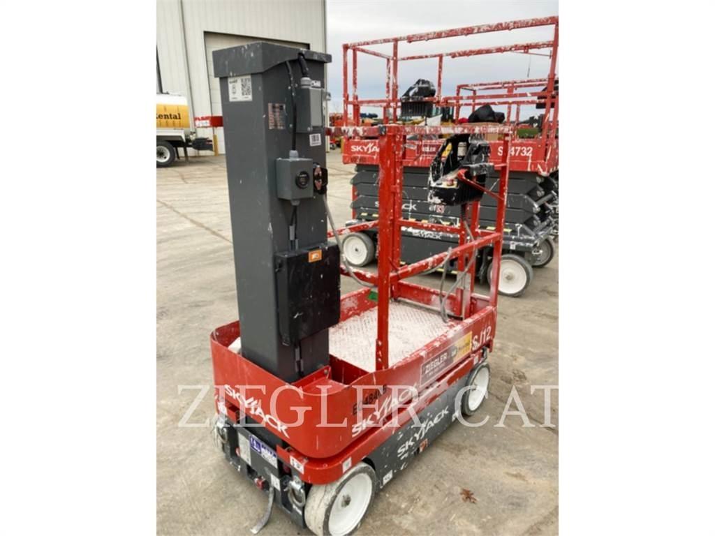 Skyjack SJ12 Piattaforme a pantografo