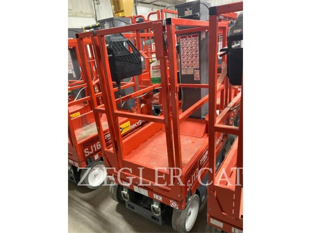 Skyjack SJ12 Piattaforme a pantografo