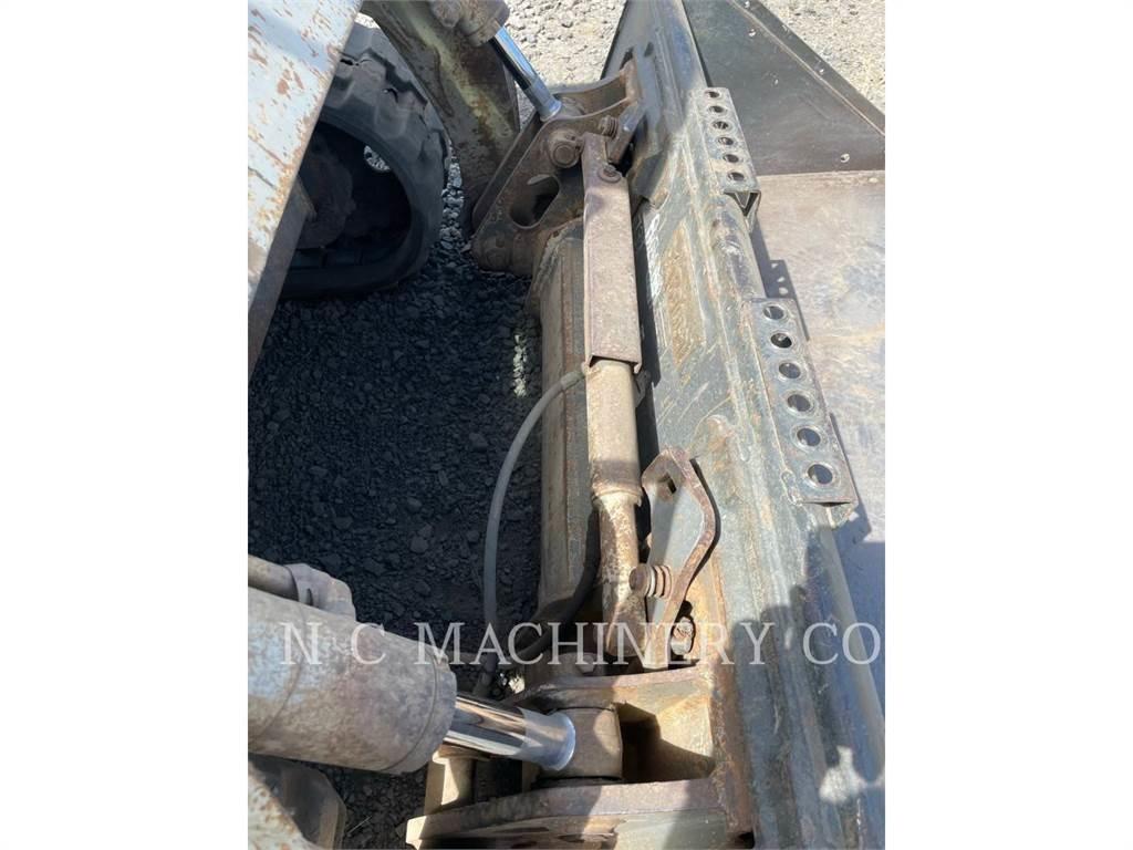 Takeuchi TL230 Mini Pale Gommate