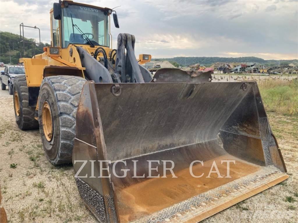 Volvo L220E Pale gommate