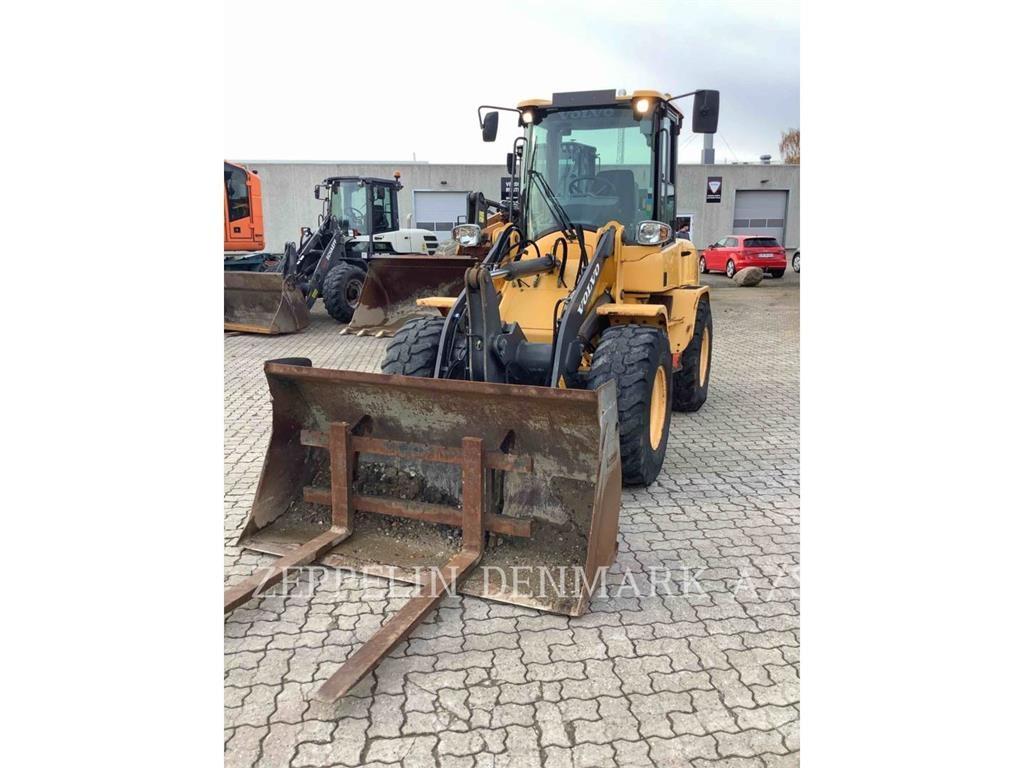 Volvo L30G Pale gommate
