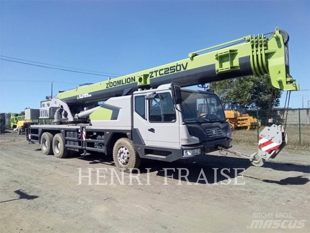 Zoomlion ZTC250V31 Gru per tutti i terreni
